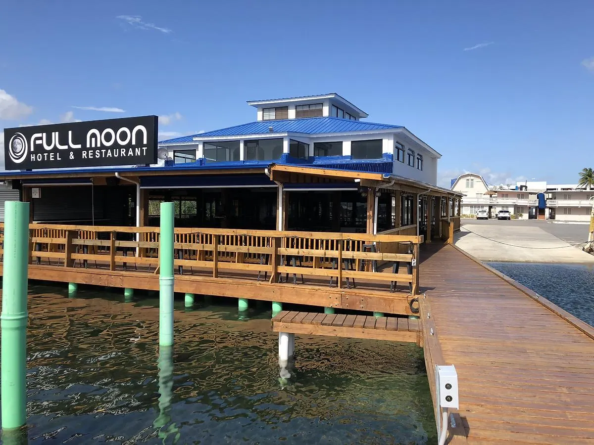 Full Moon Hotel & Restaurant Salinas